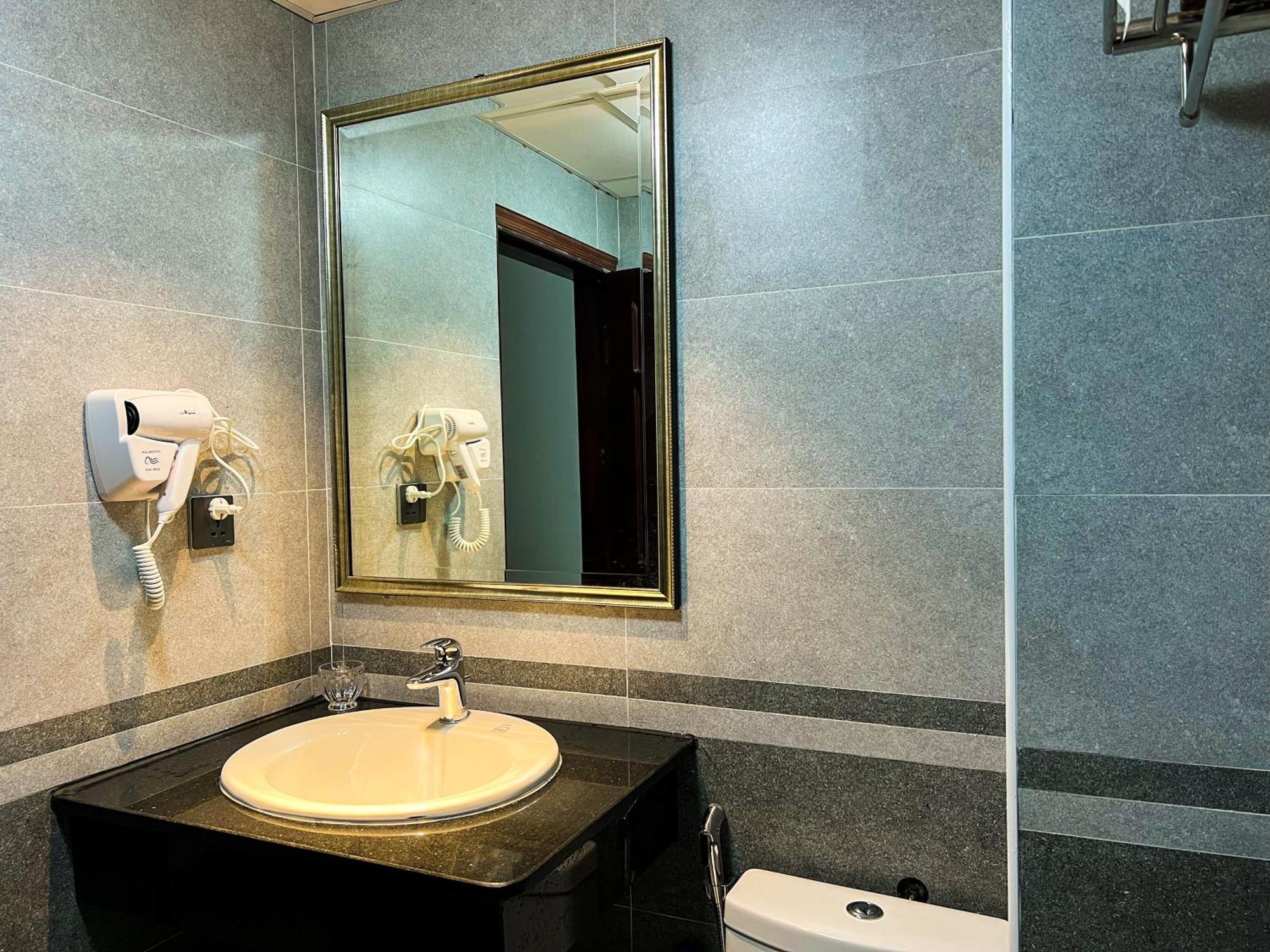 Ven Ho Hotel Hanoi Esterno foto